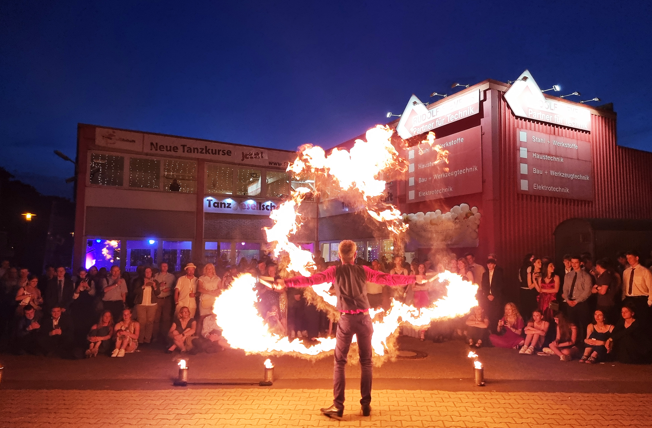 Performance auf der Außenterrasse